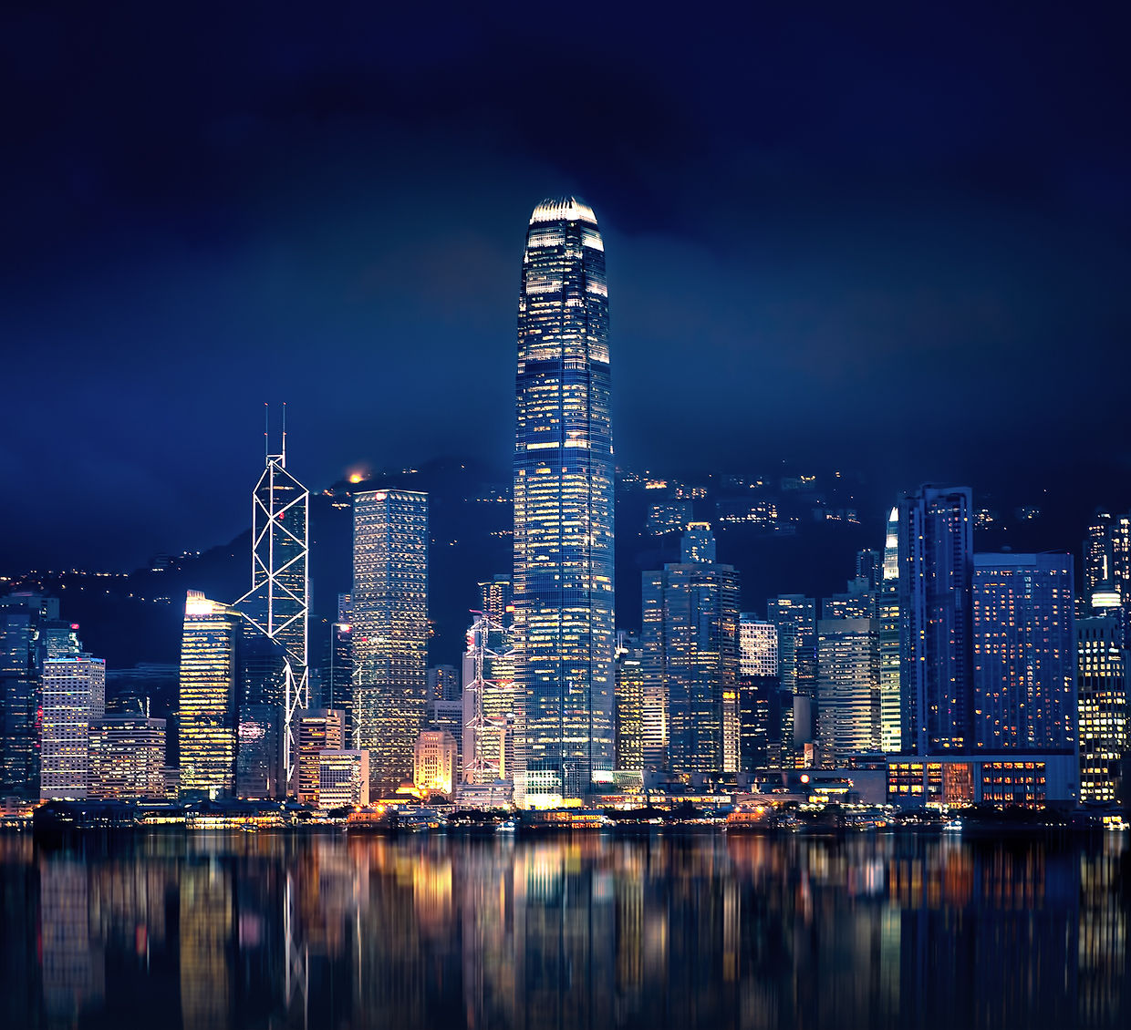 精密模具與注塑解決方案